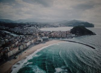 Donostia sobre el cielo