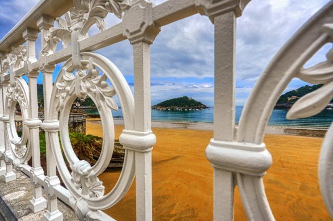 ENTRE BARANDAS: foto en Donostia-San Sebastián