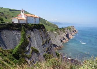 La ermita en el acantilado