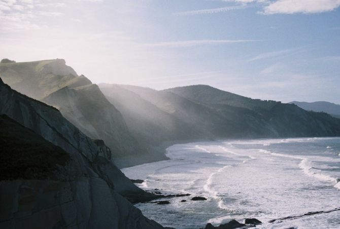 La espuma quiere conquistarnos: foto en Zumaia