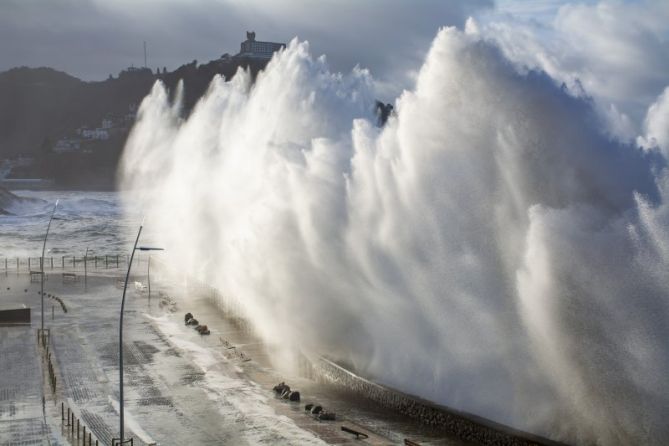 La fuerza del mar.: foto en Donostia-San Sebastián