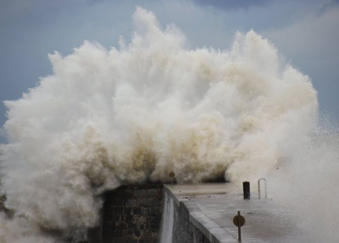 Fuerza maritima: foto en Deba