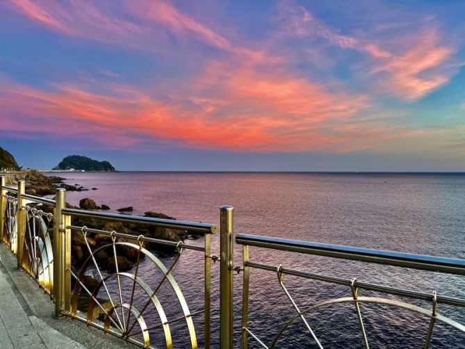 Gaurko egunsentia Zarautzen : foto en Zarautz