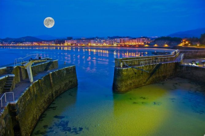 Ilunabarra Zarautzko portan : foto en Zarautz