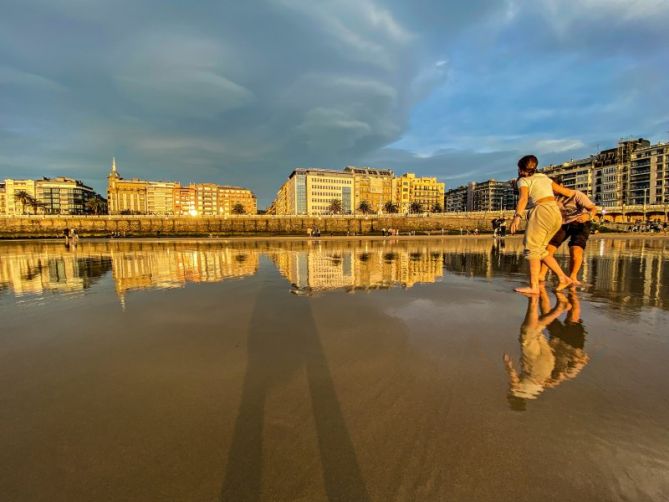 Juegos de playa: foto en Donostia-San Sebastián