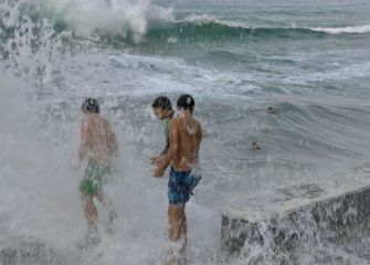 Jugando con las olas 