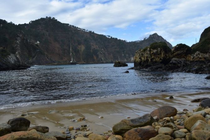 KALABURTZA HONDARTZA-PLAYA DE KALABURTZA: foto en Pasaia