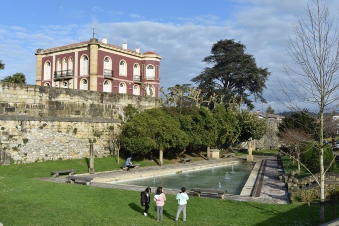 KASINO ZAHARRA-ANTIGUO CASINO: foto en Hondarribia