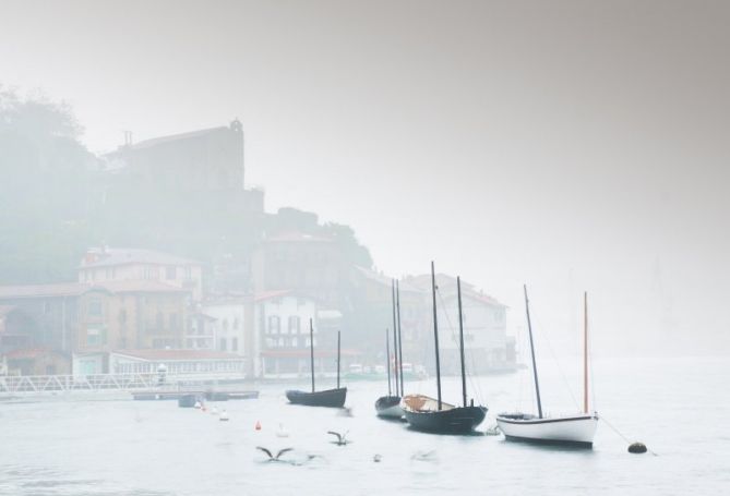 Lluvia en Donibane: foto en Pasaia