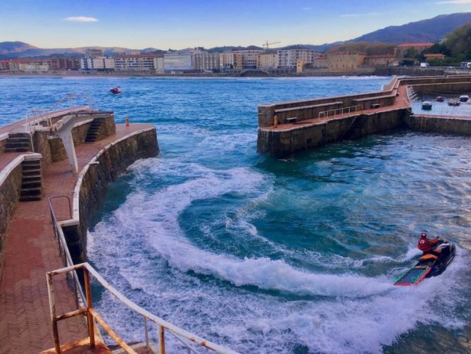 Maniobras de Cruz Roja : foto en Zarautz