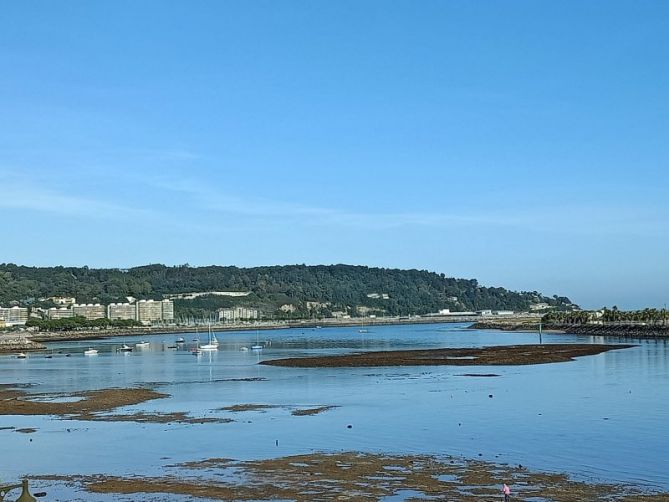 Marea baja en la bahia: foto en Hondarribia