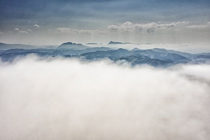 NIEBLA ALTA: foto en Soraluze-Placencia de las Armas