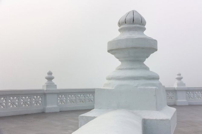 Niebla en el Torreón: foto en Zarautz