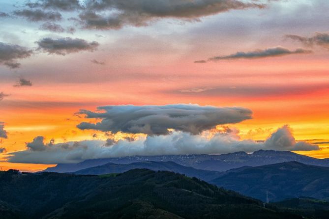 LA NUBE: foto en Soraluze-Placencia de las Armas