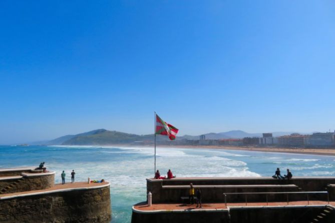 Nuestra bandera: foto en Zarautz