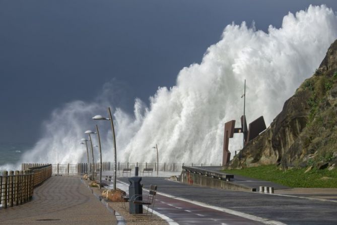 La ola: foto en Donostia-San Sebastián