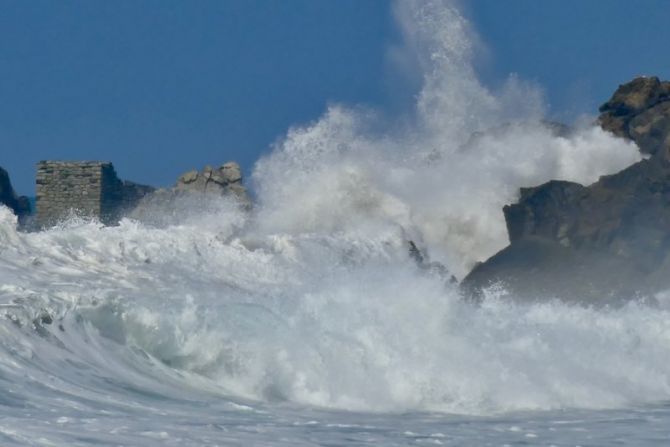 Olas en Mollarri : foto en Zarautz