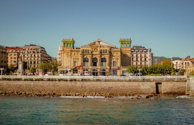 Al otro lado del río : foto en Donostia-San Sebastián