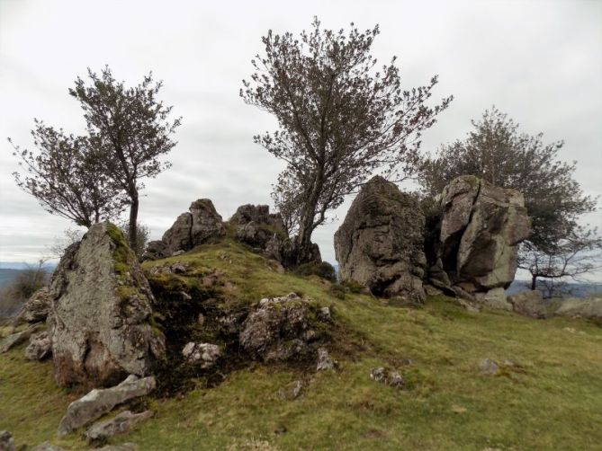 Paisaje rocoso en Andoain.: foto en Andoain