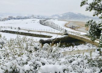 Paisaje de Zarautz con nieve 