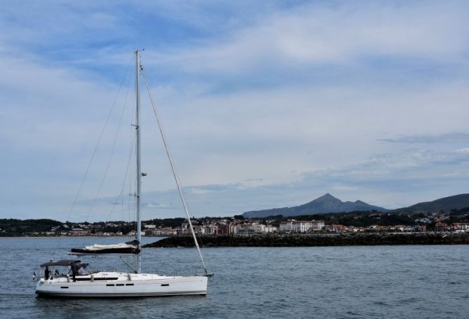 Paseo en velero: foto en Hondarribia