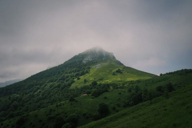 El pico se esconde: foto en Asteasu