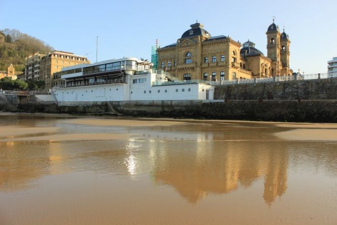 Reflejos: foto en Donostia-San Sebastián