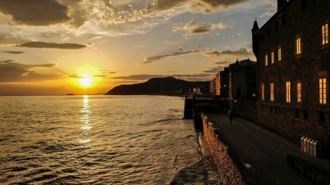 Reflejos en la ventana: foto en Zarautz