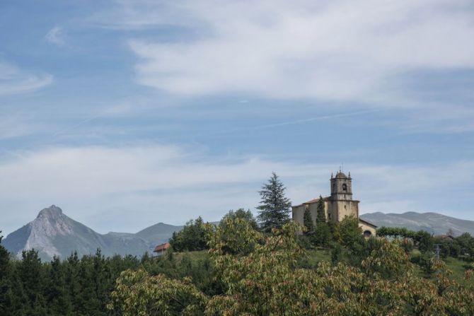 San Juan Bautista junto al Txindoki: foto en Olaberria