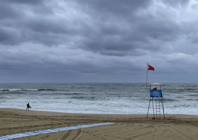 Surf en La Zurriola: foto en Donostia-San Sebastián