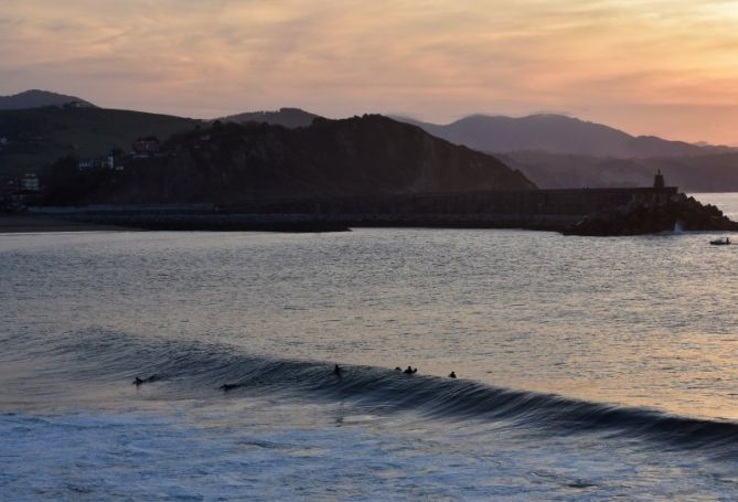 Surfeatzen: foto en Zumaia