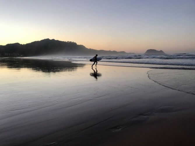 Surfing Zarautz: foto en Zarautz