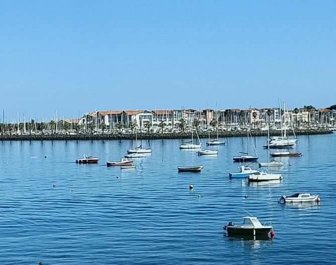 Tarde en la bahía de Txingudi: foto en Hondarribia