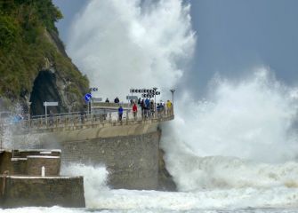 Temporal del mar en Zarautz 