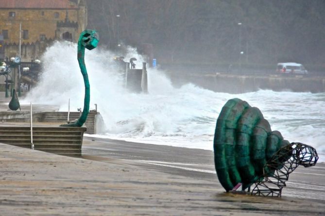 Temporal en la playa de Zarautz : foto en Zarautz