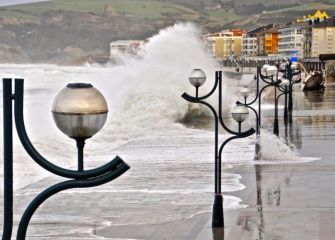 Temporal en la playa de Zarautz 
