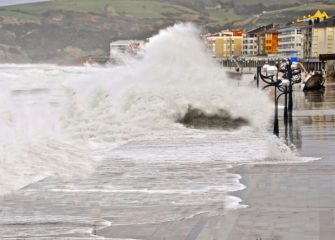 Temporal en la playa de Zarautz 