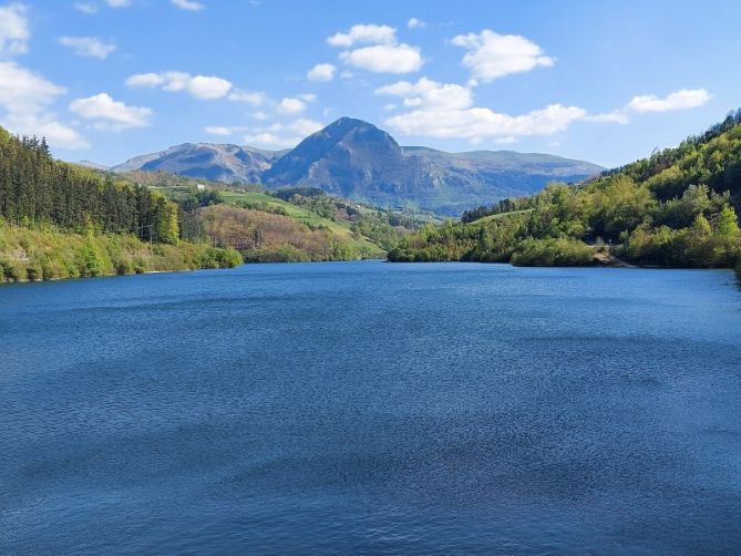 Ura, mendia, natura: foto en Baliarrain