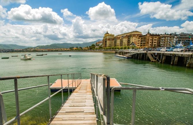 embarcadero de hondarribia: foto en Hondarribia