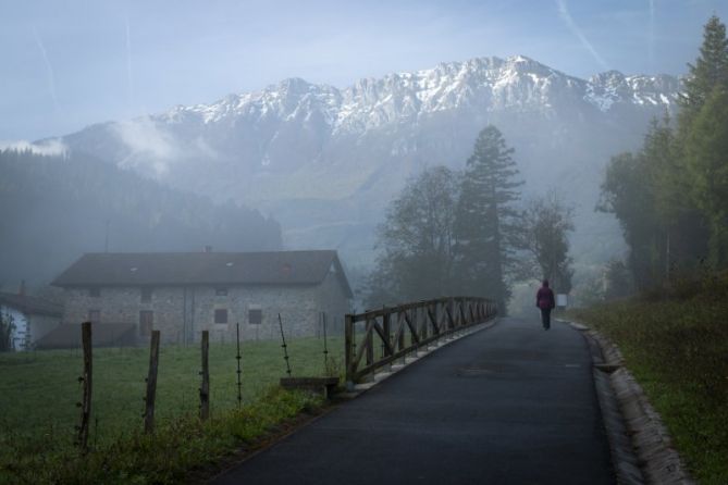 AIZKORRI BIDEGORRITIK: foto en Zegama