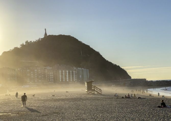 Atardecer y  retirada del surf: foto en Donostia-San Sebastián