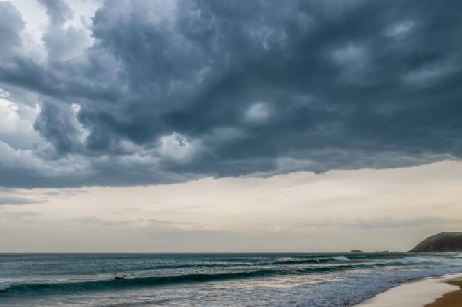 Se avecina tormenta: foto en Zarautz