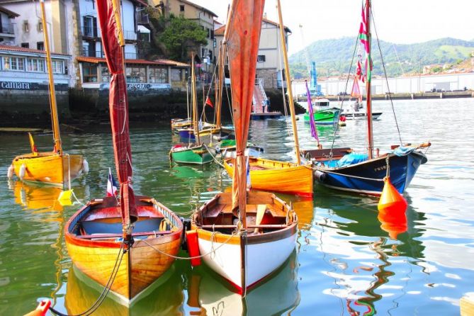 Barcas veleras: foto en Pasaia