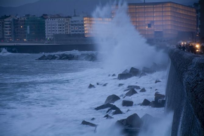 Golpeando fuerte: foto en Donostia-San Sebastián