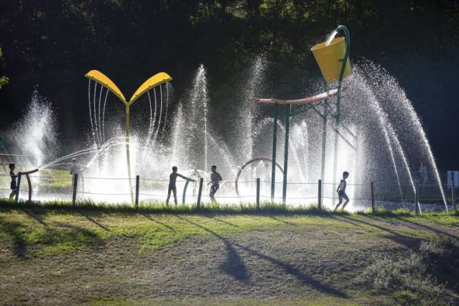 jugando con agua: foto en Elgoibar