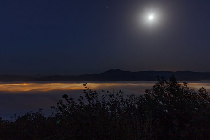 luz de luna : foto en Hondarribia