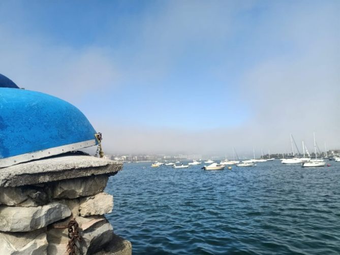 La niebla va cayendo : foto en Hondarribia