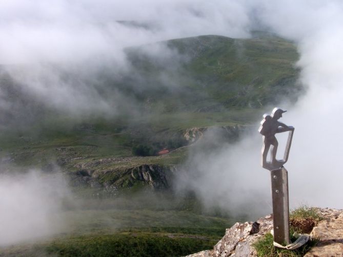 Niebla en el Monte Txindoki: foto en Amezketa