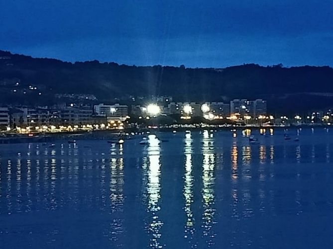 Noches iluminadas : foto en Hondarribia