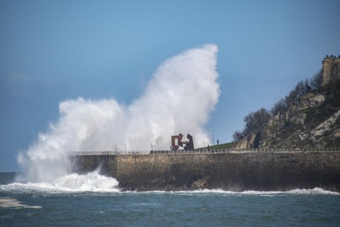 Oleaje: foto en Donostia-San Sebastián